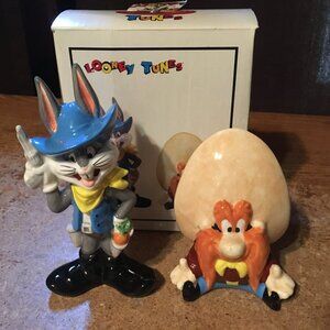 WARNER BROS 1993 LOONEY TUNES BUGS BUNNY YOSEMITE SAM SALT AND PEPPER SHAKER SET